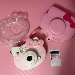 Hello Kitty Fujifilm INSTAX CAMERA!